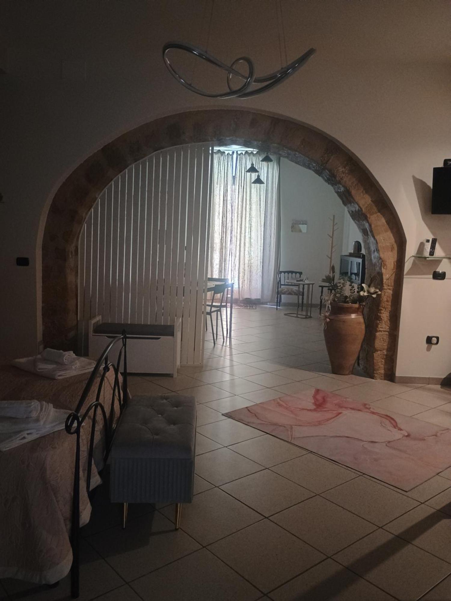Al Vico Bartoli Suite Room Mazzarino Extérieur photo